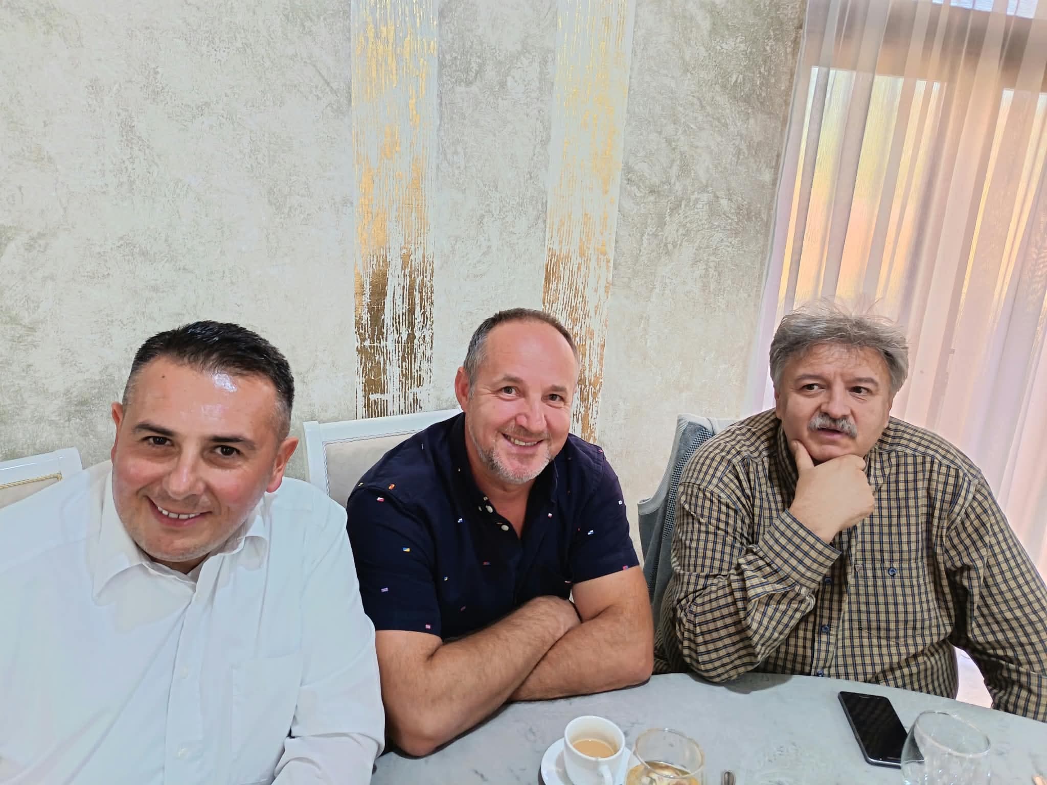 Nu doar politică! Aici se vorbește despre cine construiește Aradul — fotografia 18 din 19