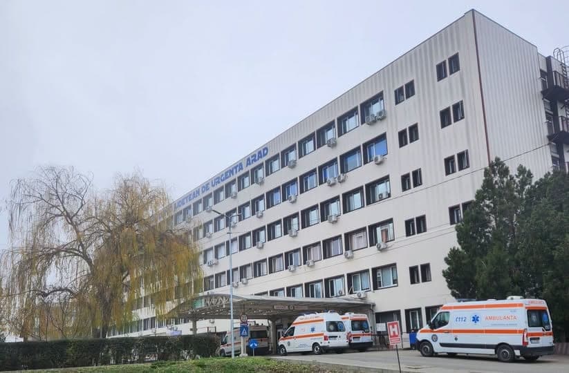 Problemă existențială la Arad! Spitalul Județean Arad redeschide vânătoarea de infirmieri și brancardieri