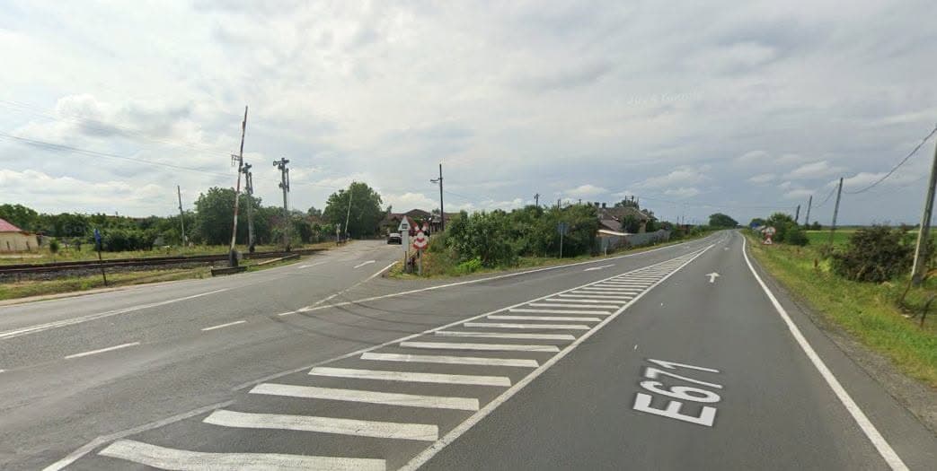 Atenție, șoferi! Restricții de circulație pe DN 79: Încep lucrări la trecerea la nivel cu calea ferată între Șimand și Nădab