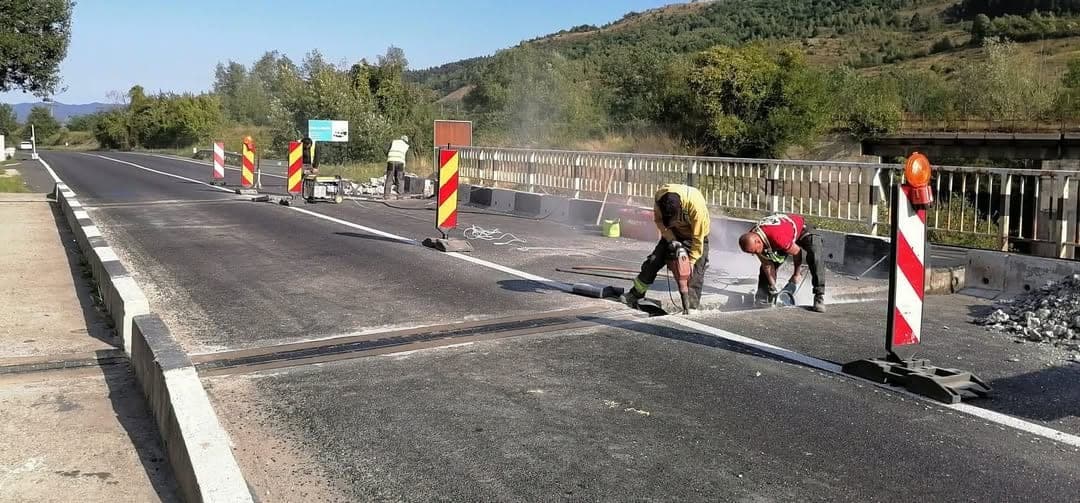 Lucrări pe DN 7 la Milova: Semafor și cozi pentru două săptămâni