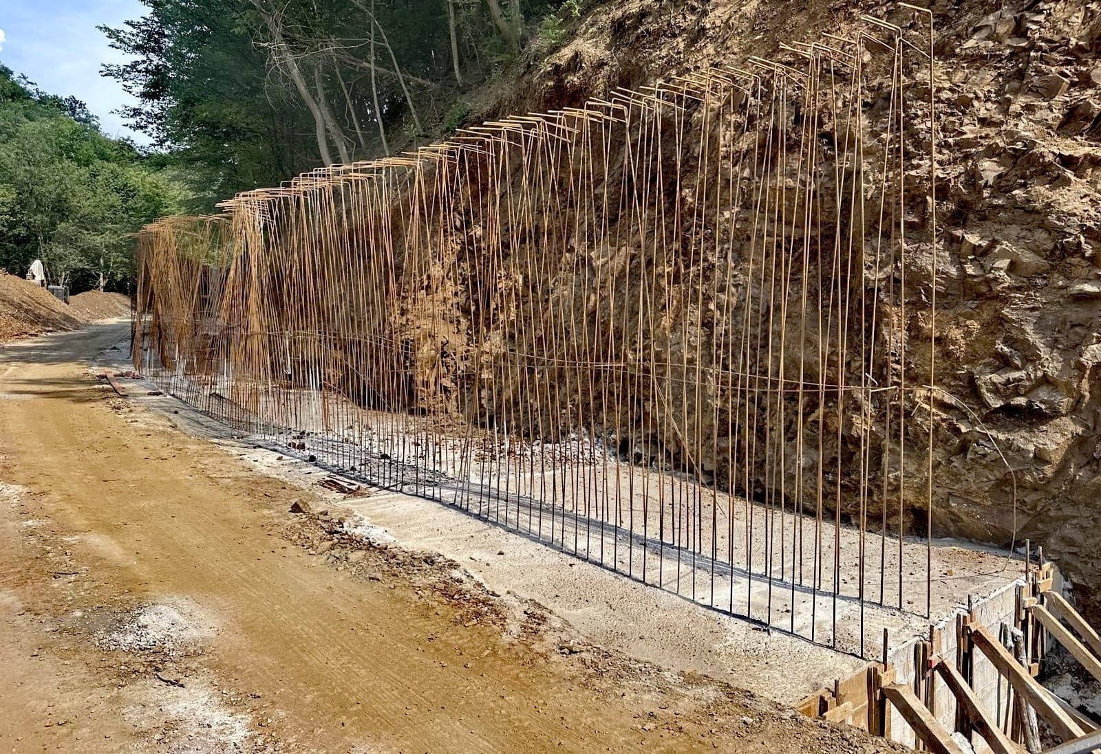 „Drumul Regelui”, la testul muntelui: 17 km de traseu spectaculos și dificil în modernizare